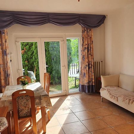 Grosses Ferienhaus Plattensee Balaton - Nyaralo Haz 6 Szobaval, 5 Fuerdoszobaval, 3000 Nm Apartment Szolad Bagian luar foto
