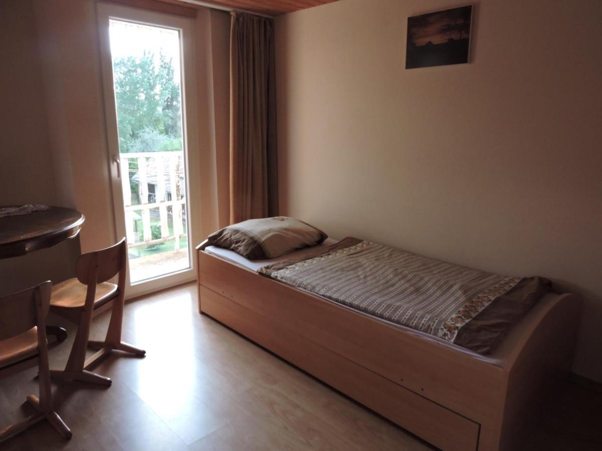 Grosses Ferienhaus Plattensee Balaton - Nyaralo Haz 6 Szobaval, 5 Fuerdoszobaval, 3000 Nm Apartment Szolad Bagian luar foto