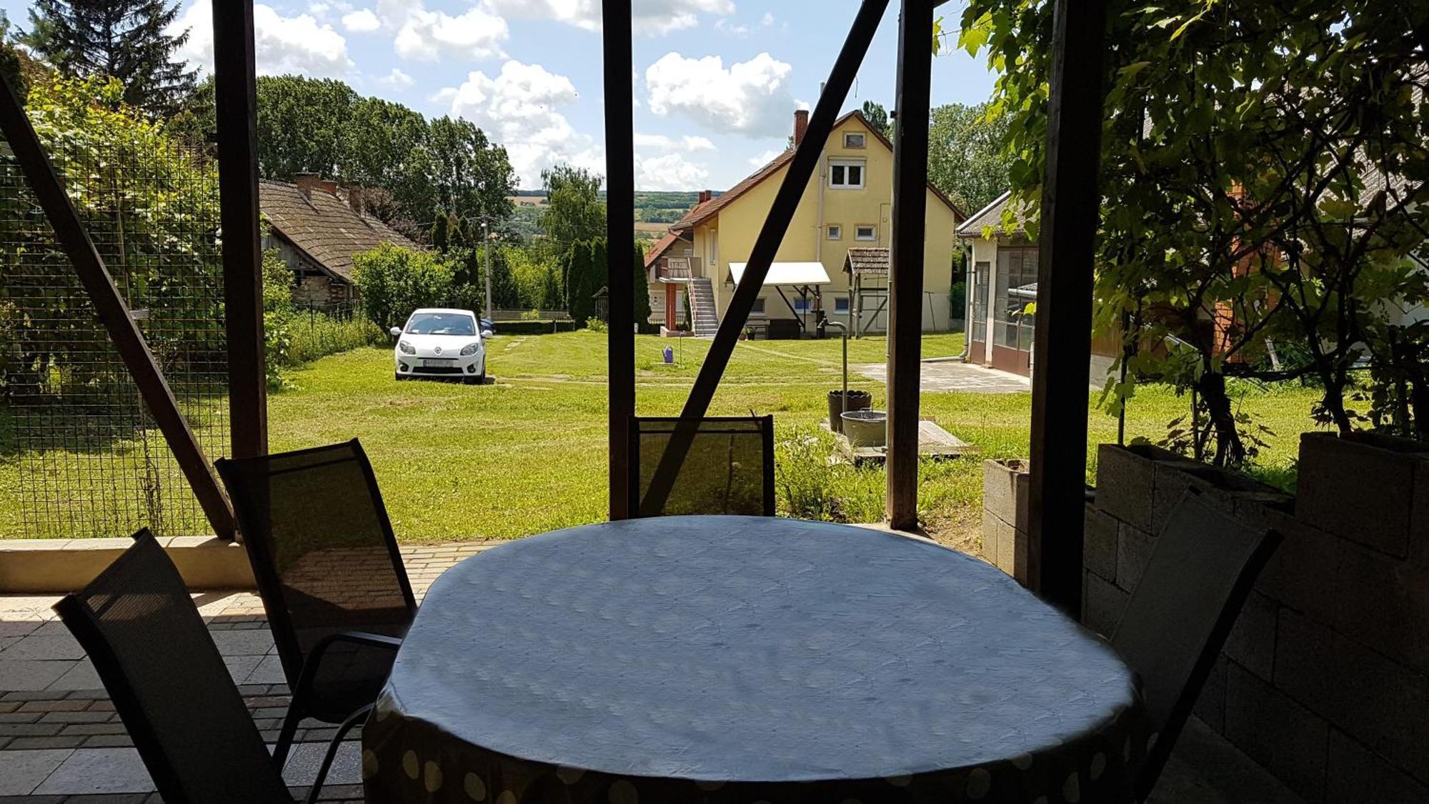 Grosses Ferienhaus Plattensee Balaton - Nyaralo Haz 6 Szobaval, 5 Fuerdoszobaval, 3000 Nm Apartment Szolad Bagian luar foto